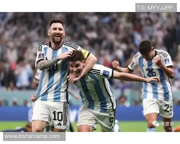 足球明星魅力尽显精美P版壁纸带你领略绿茵场上的风采与激情