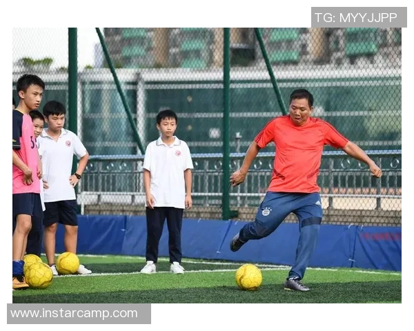 张芳独家解析足球技战术与心得体会助你提升球场表现